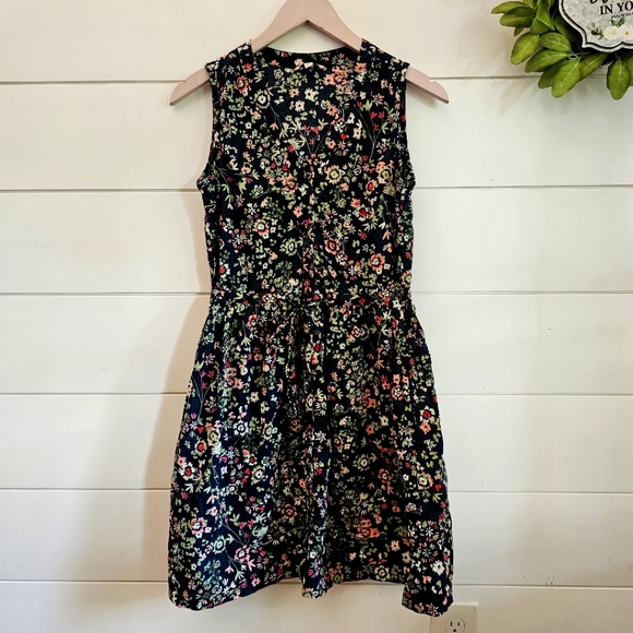 GAP Dresses & Skirts - GAP Wildflower print dress sz XS